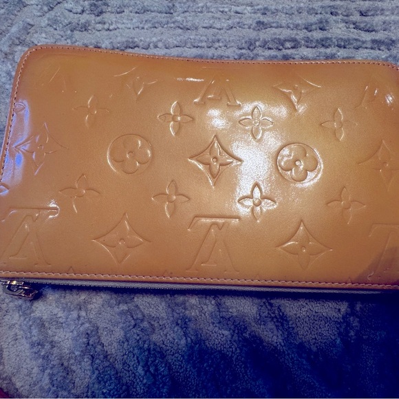 AUTHENTIC Vintage LV Vernis Lexington Monogrammed Pouchette - Picture 13 of 13